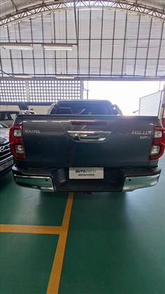 TOYOTA HILUX 2.8 D-4D TURBO DIESEL CD SRV 4X4 AUTOMÁTICO TOYOTA HILUX 2.8 D-4D TURBO DIESEL CD SRV 4X4 AUTOMÁTICO